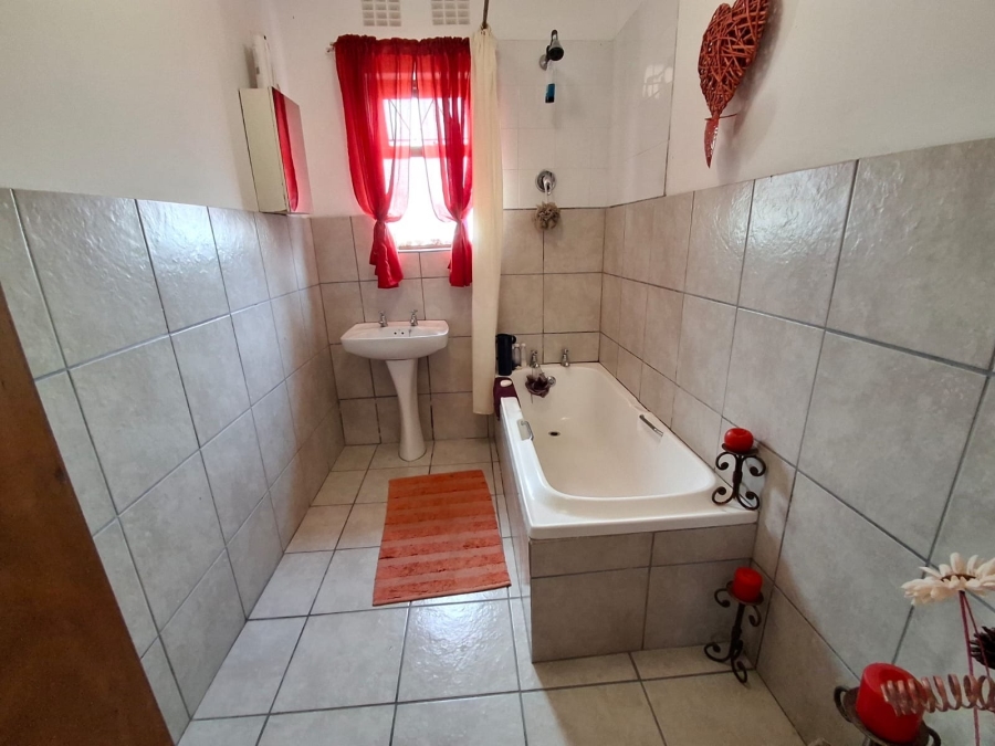2 Bedroom Property for Sale in Beacon Bay Eastern Cape